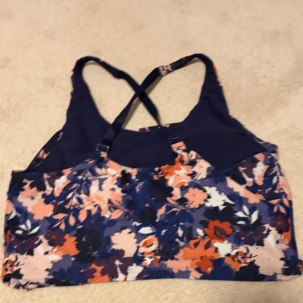 Women’s Old Navy Powersoft Active Tank Top with Removable Padding XL - Picture 3 of 3